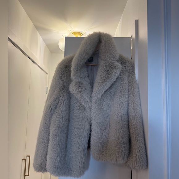 GAP Soft Gray faux fur jacket - Picture 2 of 5